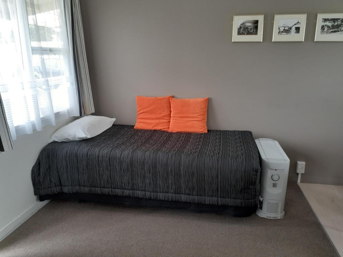 Featherston Motels And Camping Ngoại thất bức ảnh
